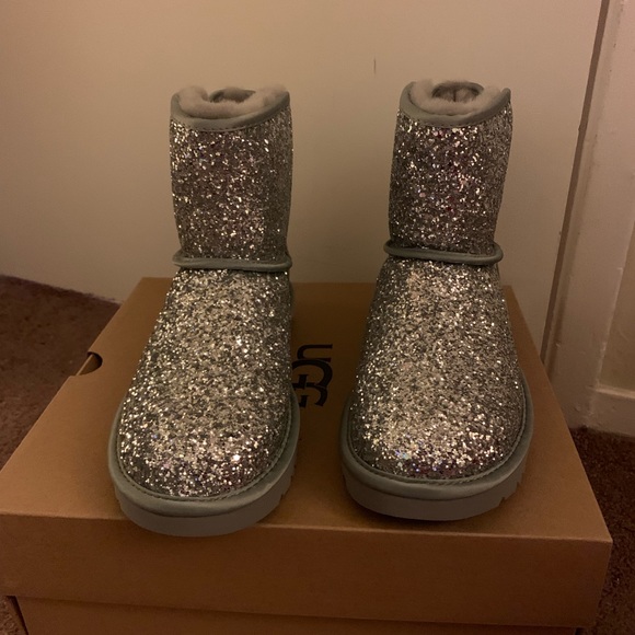 NIB UGG Bailey Bow Mini Cosmos Boots - Picture 4 of 6